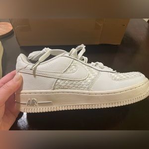 White Nike Air Force 1